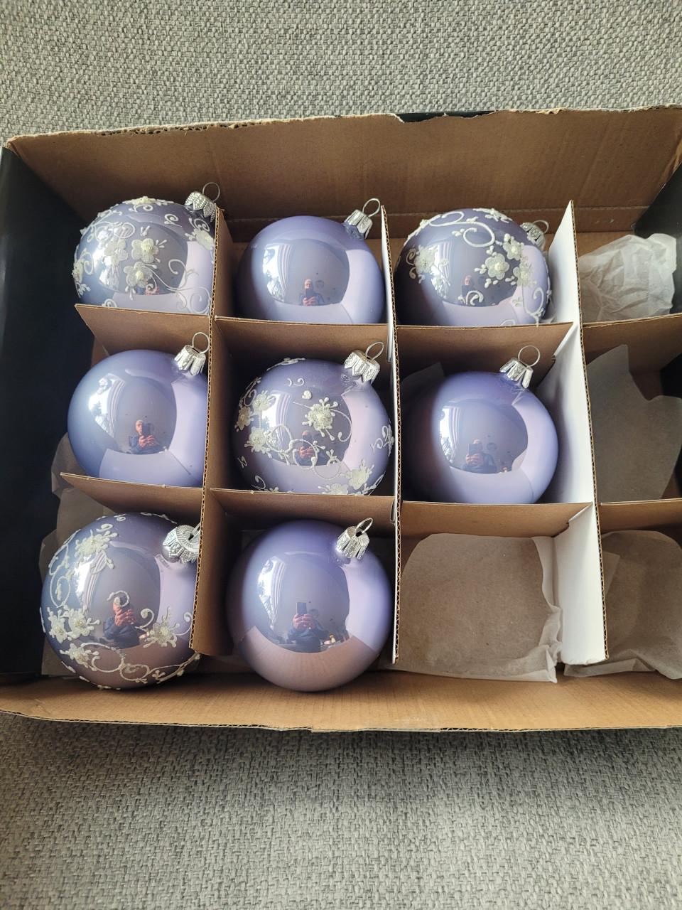 Partij nieuwe kerstballen !!