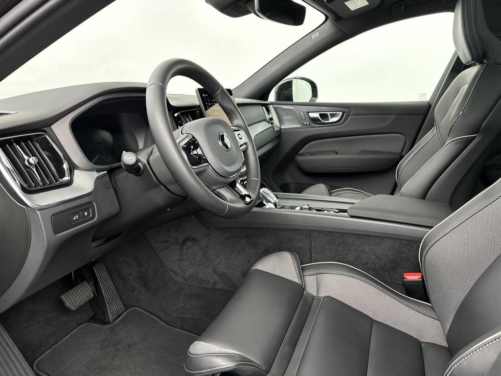 Volvo XC60 t6 398pk recharge black edition ultra| pano| 360camera| facelift