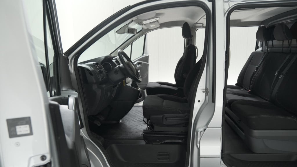 Renault Trafic 2.0 dci 170 t29 l2h1 dc comfort | navi | trekhaak | camera |