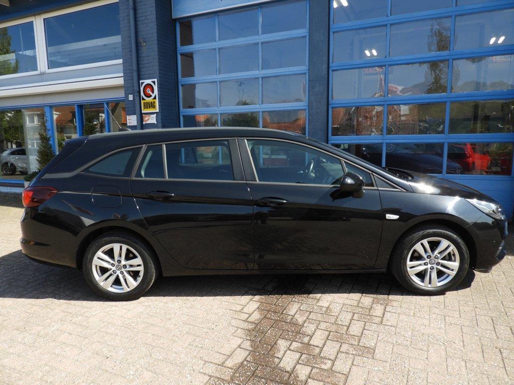 Opel Astra sports tourer 1.2 edition