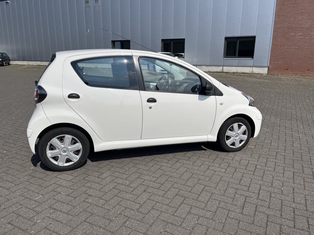 Toyota Aygo 1.0-12v cool 50 dkm