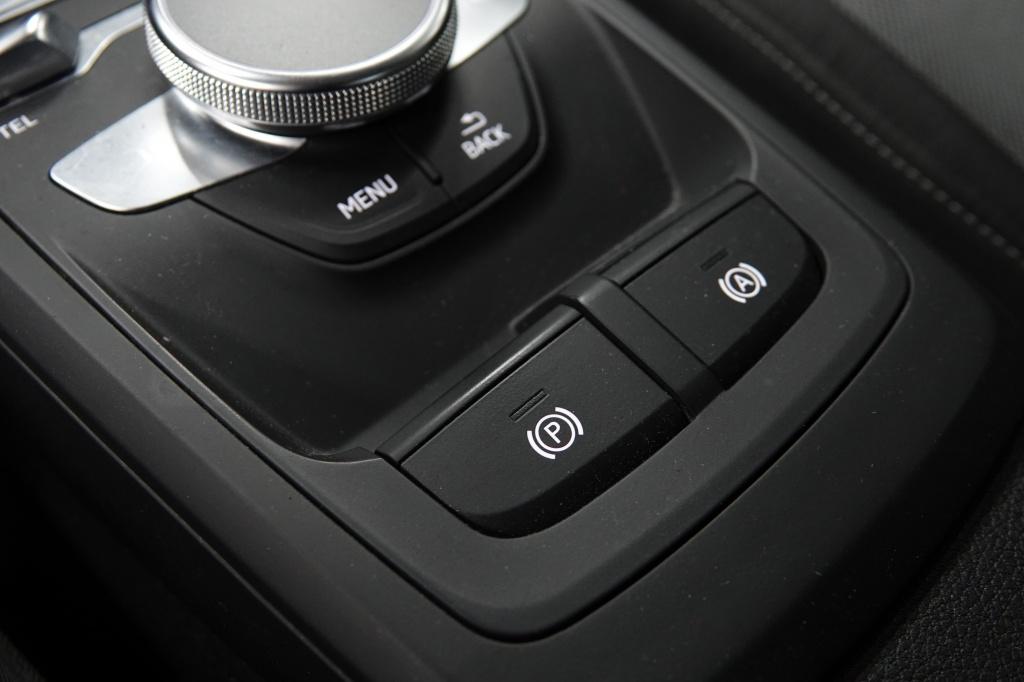 Audi Q2 35 tfsi | alarm | pdc| keyless | camera |