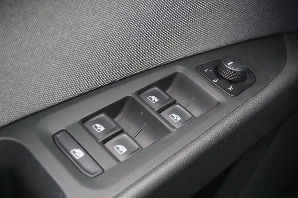 Seat Leon st 1.0 ecotsi style business intense automaat - climate / navi / 