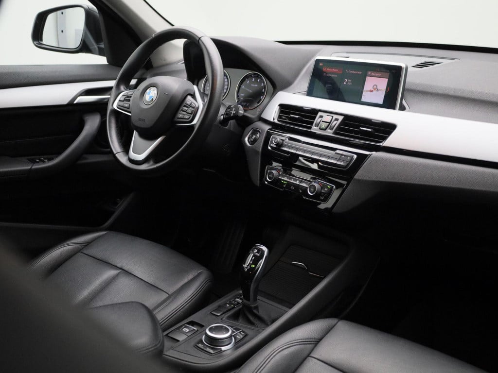 BMW X1 sdrive18i executive | automaat | navigatie | verwarmde stoelen | ele