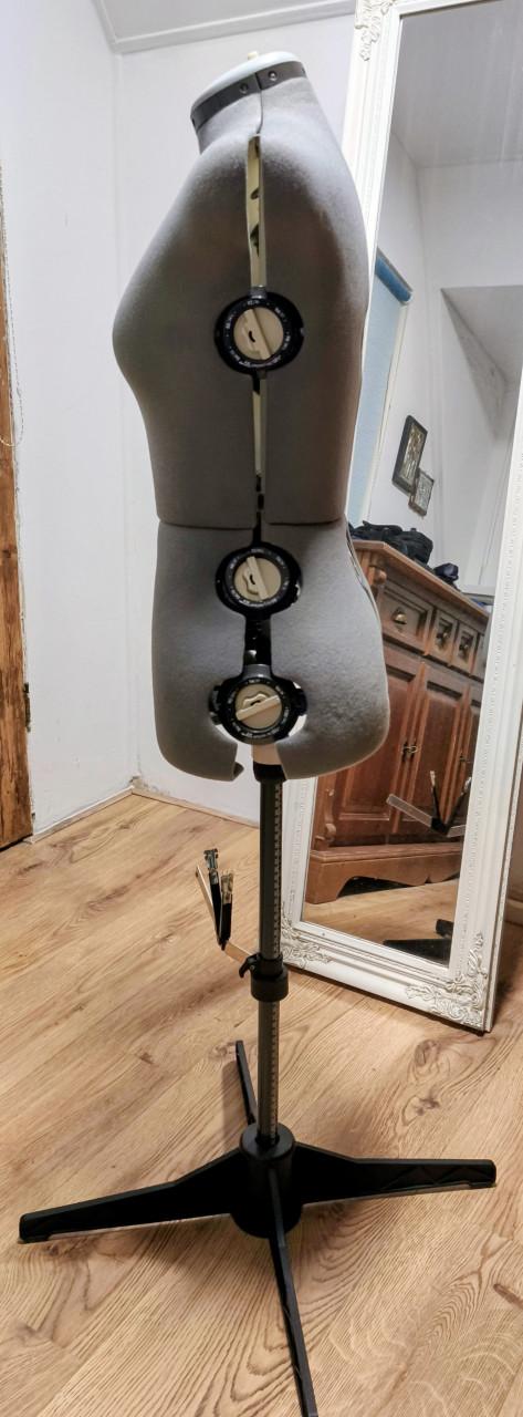 Te koop aangeboden een Paspop