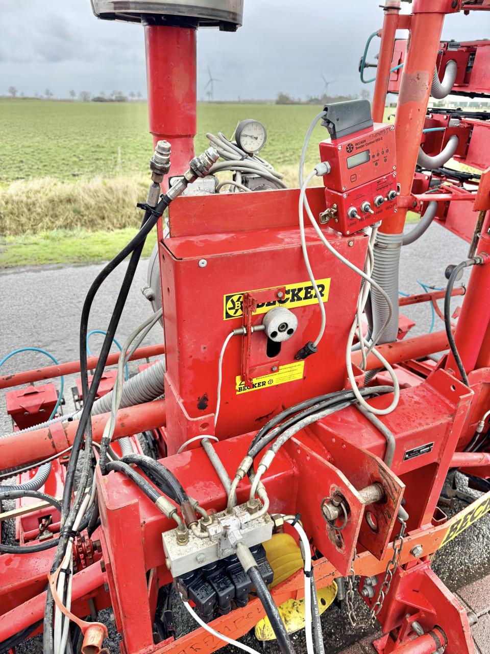 Pneumatische Becker Uienzaaimachine 3 x 1,5m