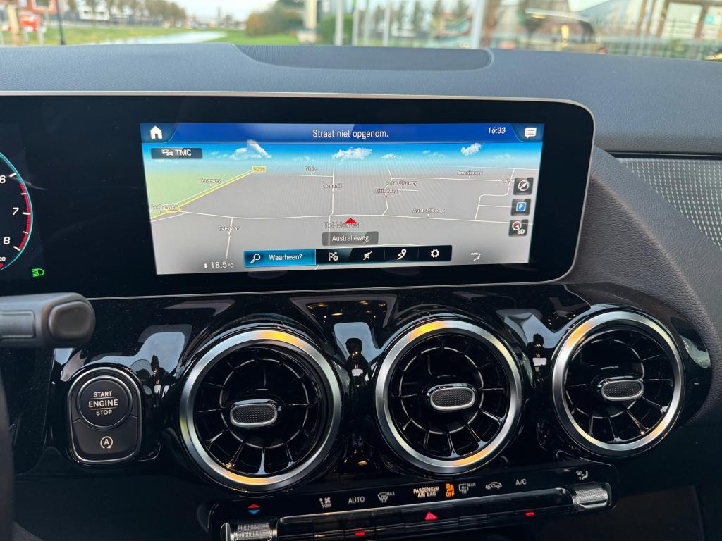 Mercedes-Benz B-Klasse 220 progressive automaat , trekhaak , panoramaschuif