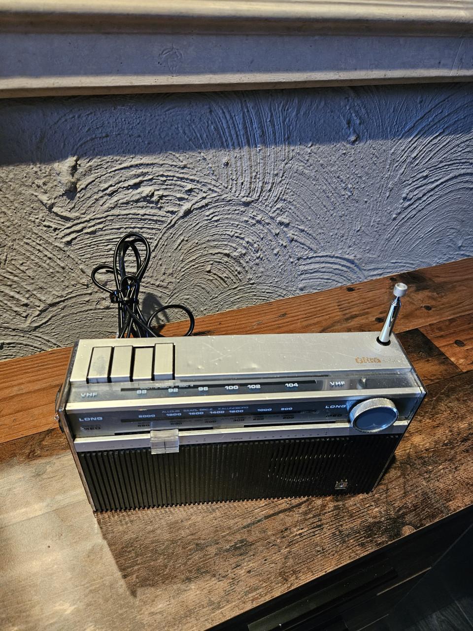 Vintage wereldontvanger ultra solaire marconiphone radio