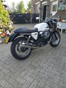 Moto Guzzi V7 Classic Cafe