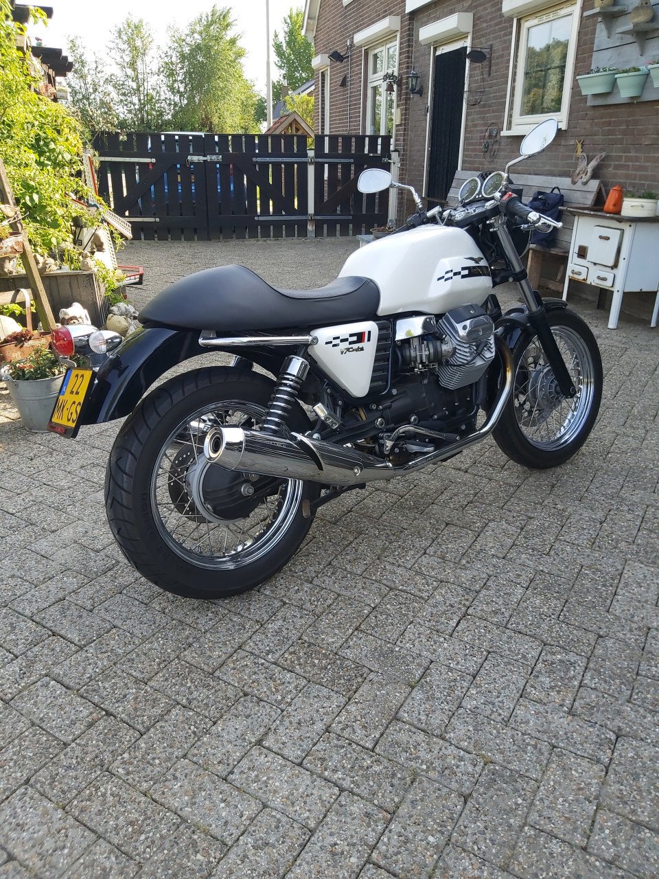 Moto Guzzi V7 Classic Cafe