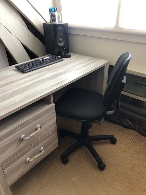 Tienerslaapkamer incl. bed, bureau + bureaustoel en kastje