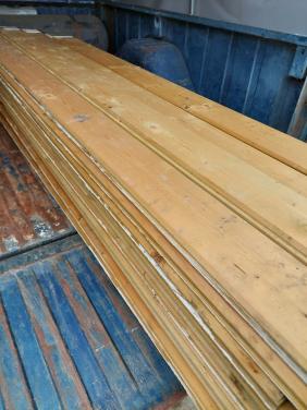 Houten planken circa 150 meter