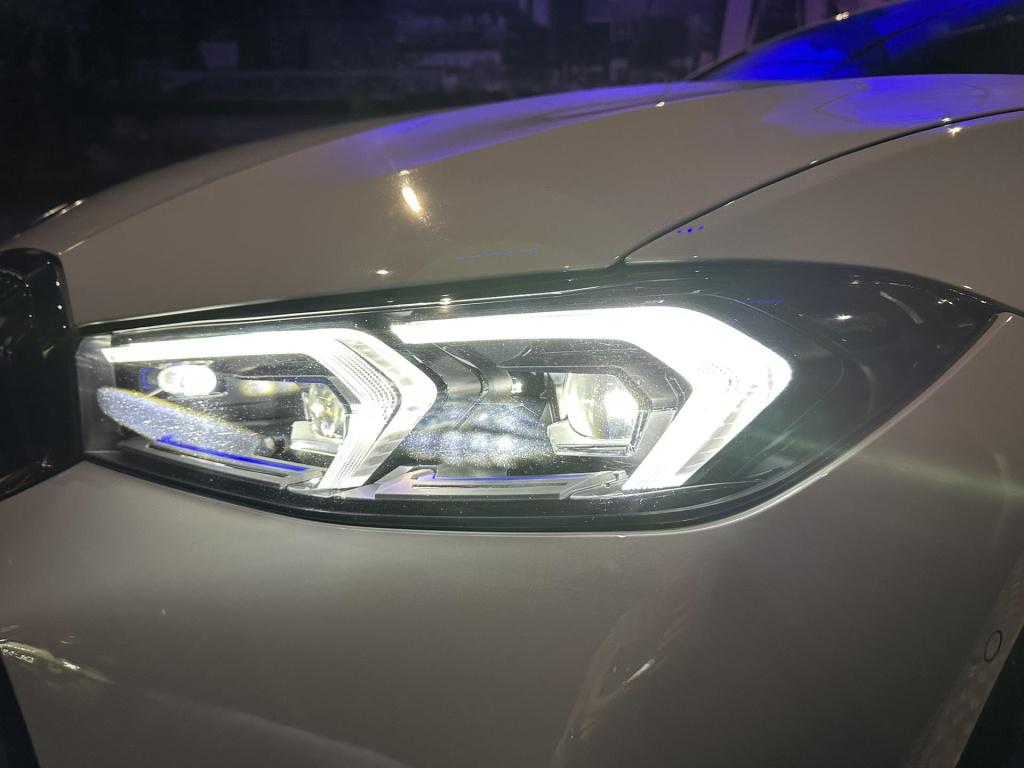 BMW 3-serie 330i m-sport *competitionstoelen*schuifdak*m-sport pro*