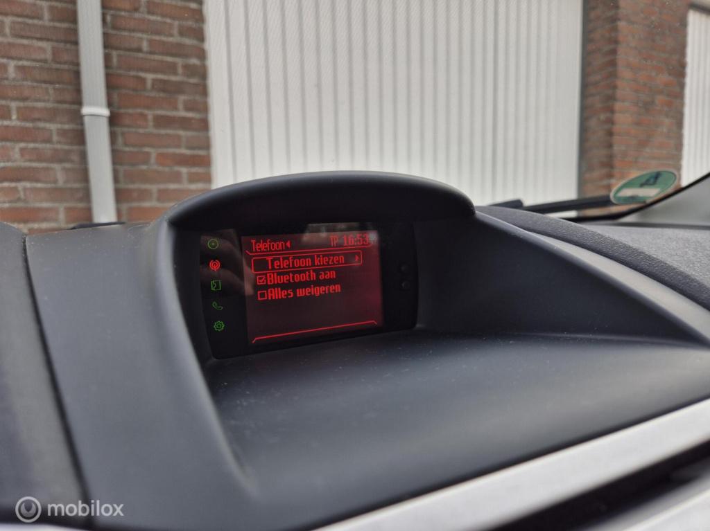 Ford Fiesta 1.25 titanium / dealeronderhouden / voorruitverwarming / stoelv