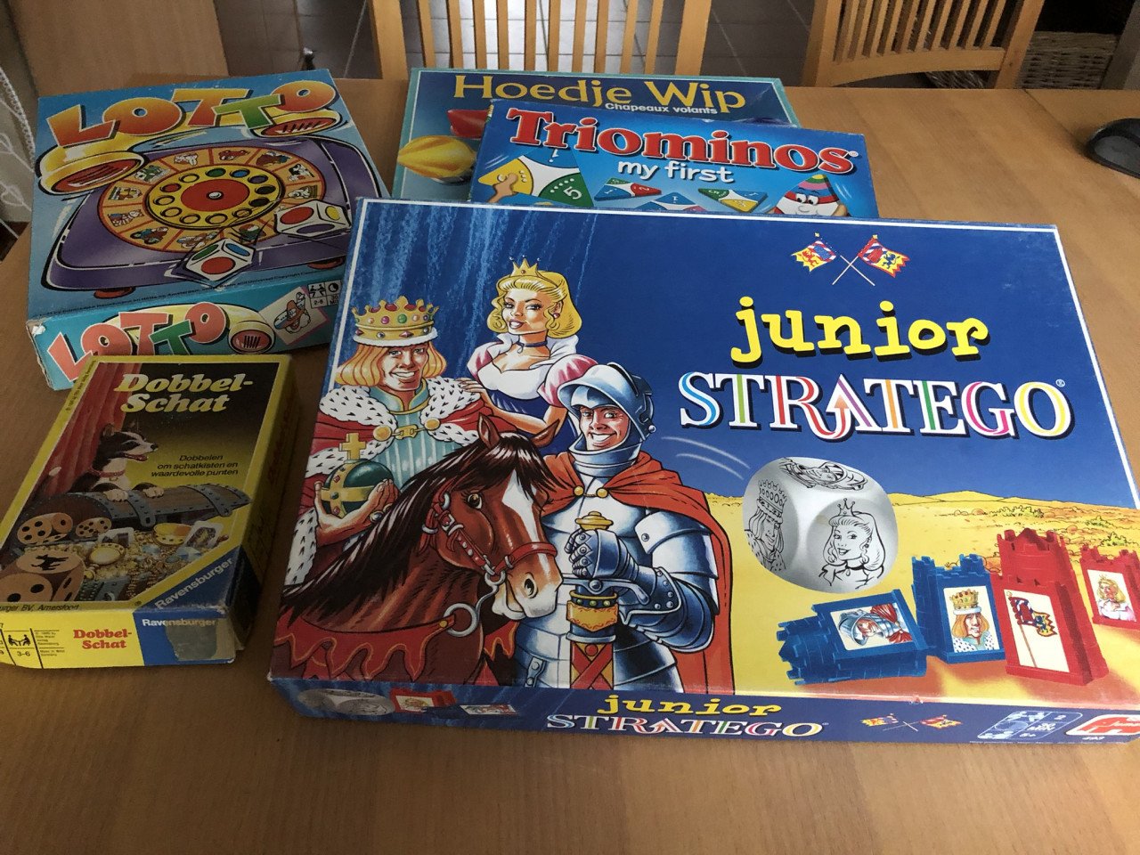 Te koop spelen voor kinderen.(z.g.a.n.).