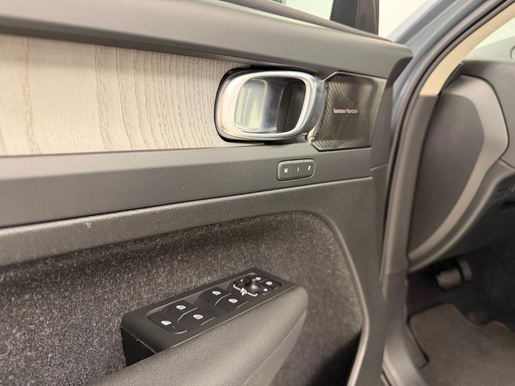 Volvo XC40 1.5 t5 recharge inscription | trekhaak | panoramadak | h&k | thu