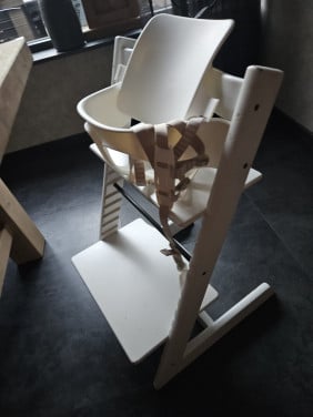 Stokke kinderstoel met babyset en tuigje