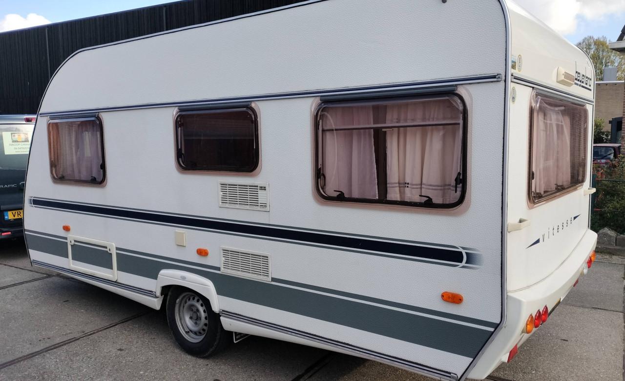 Beyerland 460 met voortent en luifel