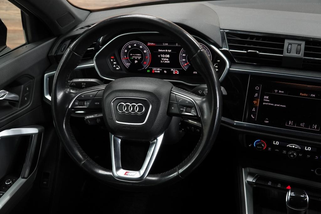 Audi Q3 35 tfsi s edition | pano | camera | stoelverw. |