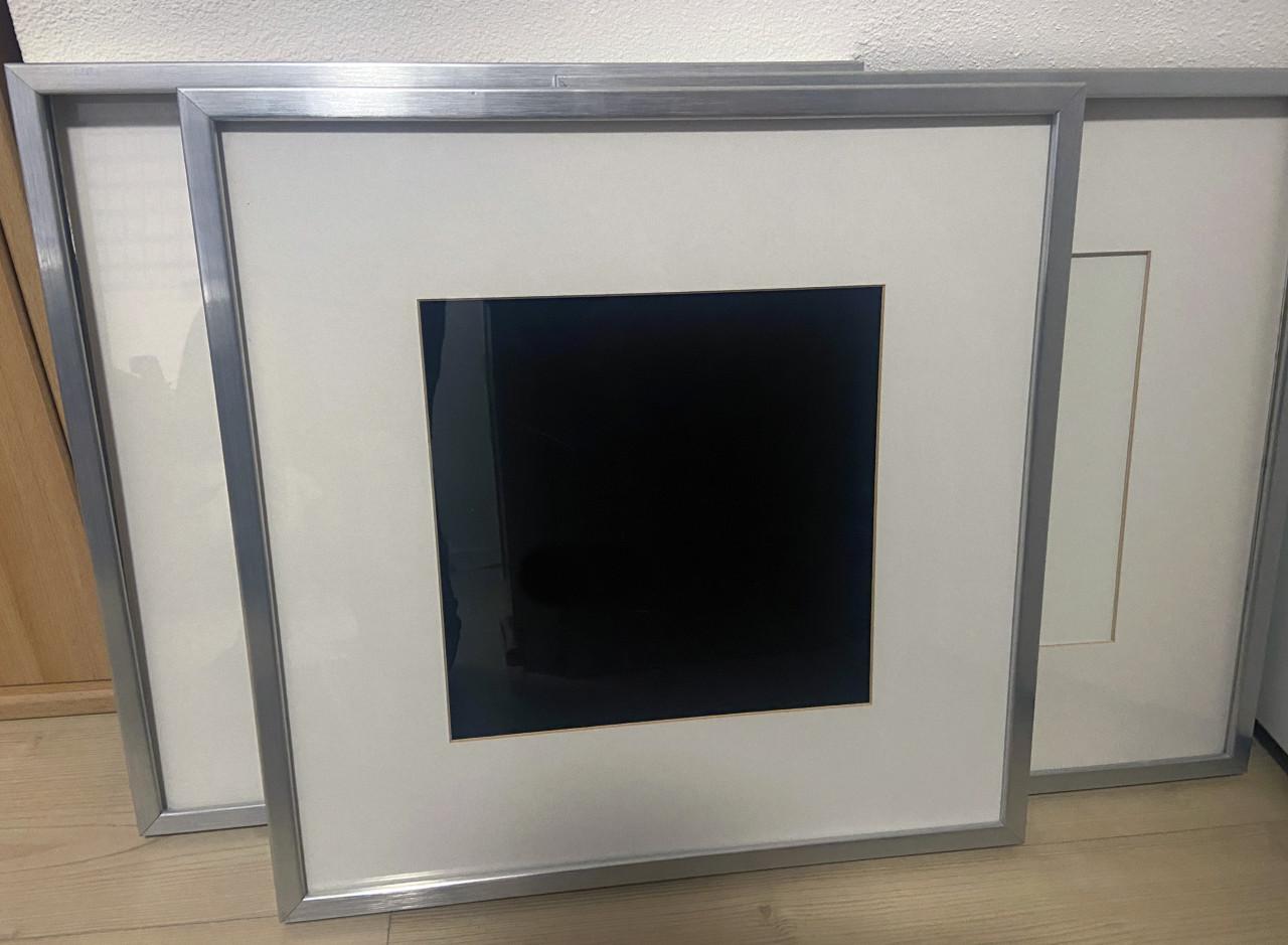 Drie fotolijsten. Eén prijs