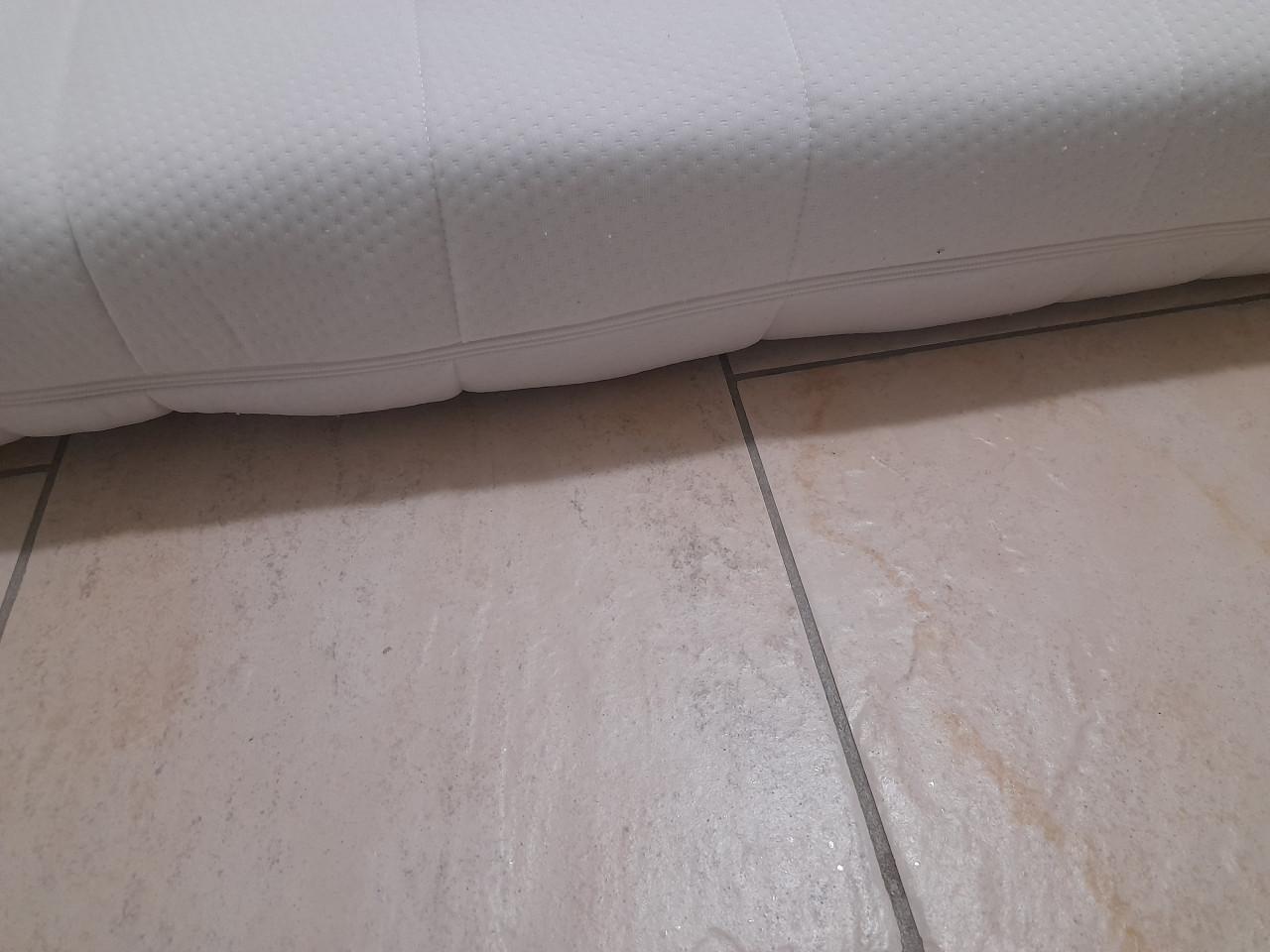 Matras 90 x 200 x 15cm ( in goede schone staat)