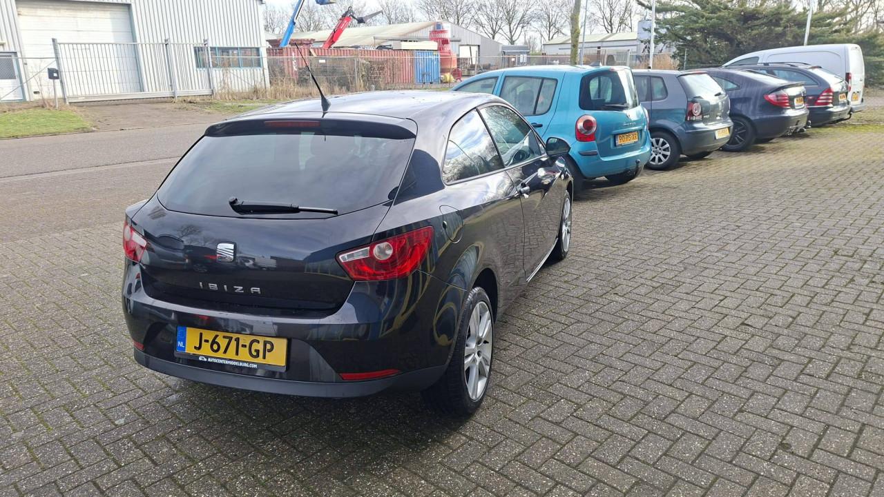 Seat IBIZA SC 1.2Reference 3deurs bj:2010 airco scherm lm-velgen