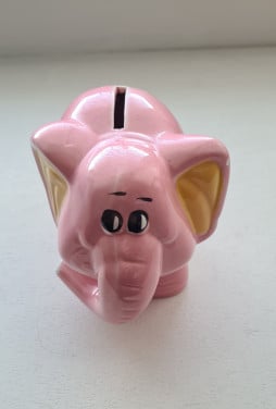 Aardewerk roze olifant spaarpot 10 cm hoog, 12 cm lang