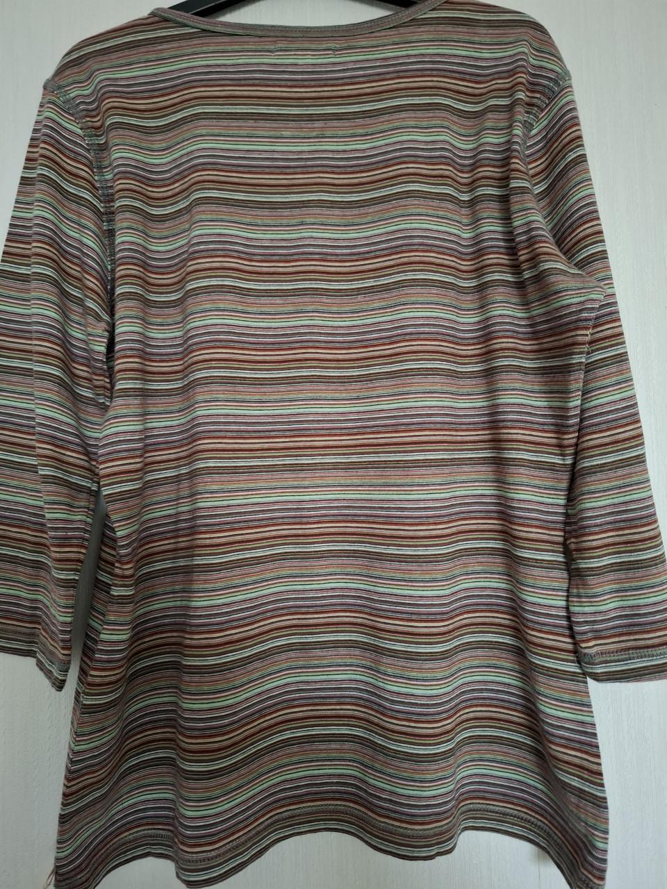 Didi gestreept shirt met grijs kantdetail langs de halslijn. L