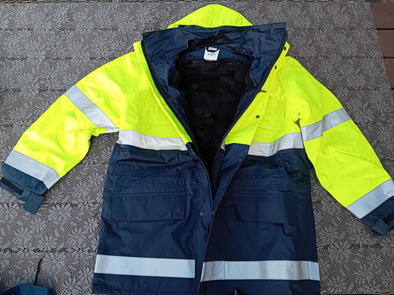 Doorwerkjas met signaalkleur en uitneembare bontvoering MT.L