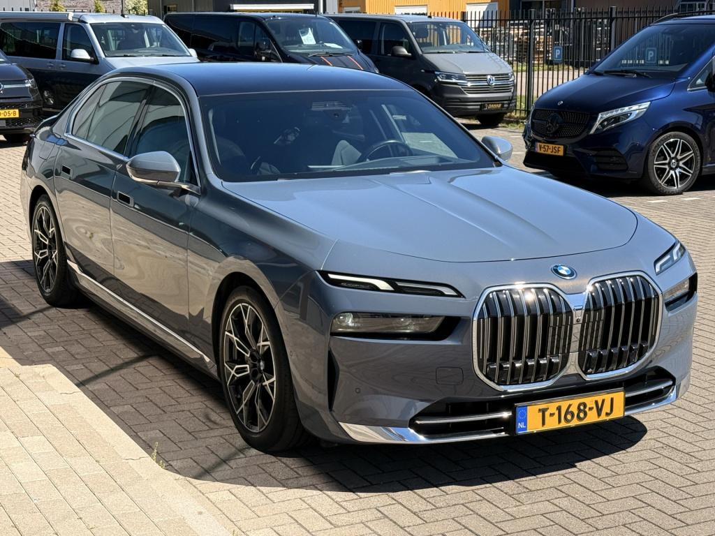 BMW 7 Serie 750e xdrive | bowers & wilkins | 360 | skylounge | leder | trek