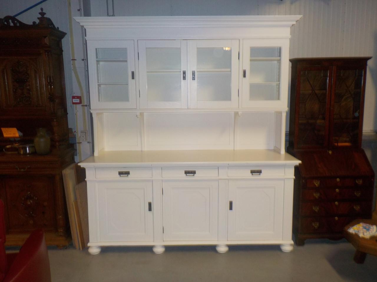 Geheel massief grenen wit geschilderd groot wandmeubel in zeer goede staat