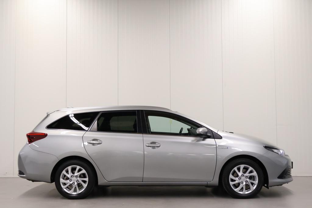 Toyota Auris touring sports 1.8 hybrid dynamic