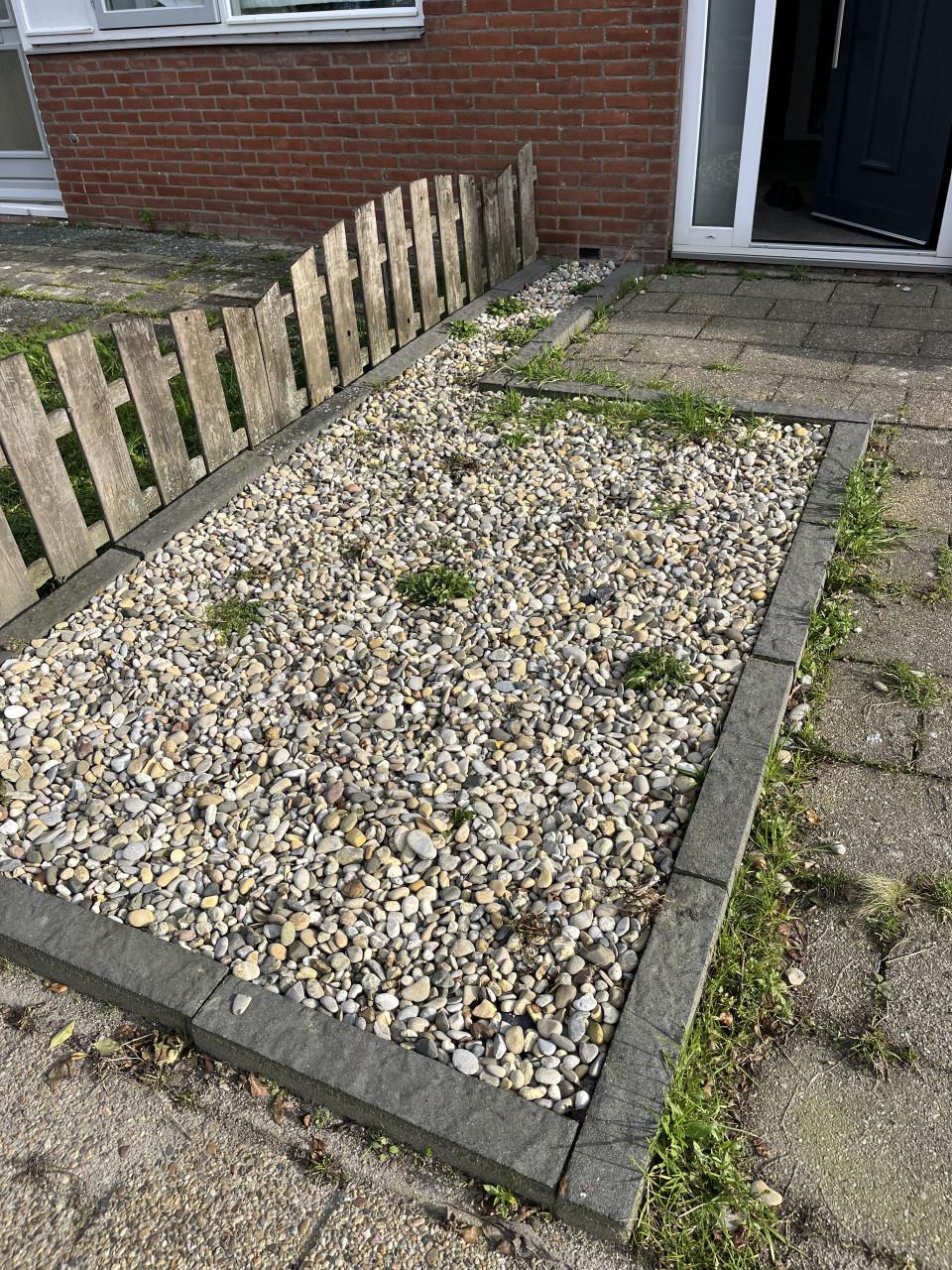 Tuintegels 40x30 en grind gratis af te halen