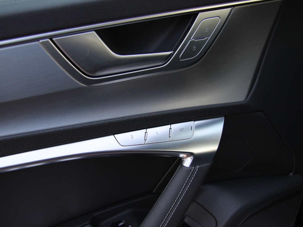 Audi A6 avant 55tfsi e hybrid 367pk quattro competition s-line | pano dak |