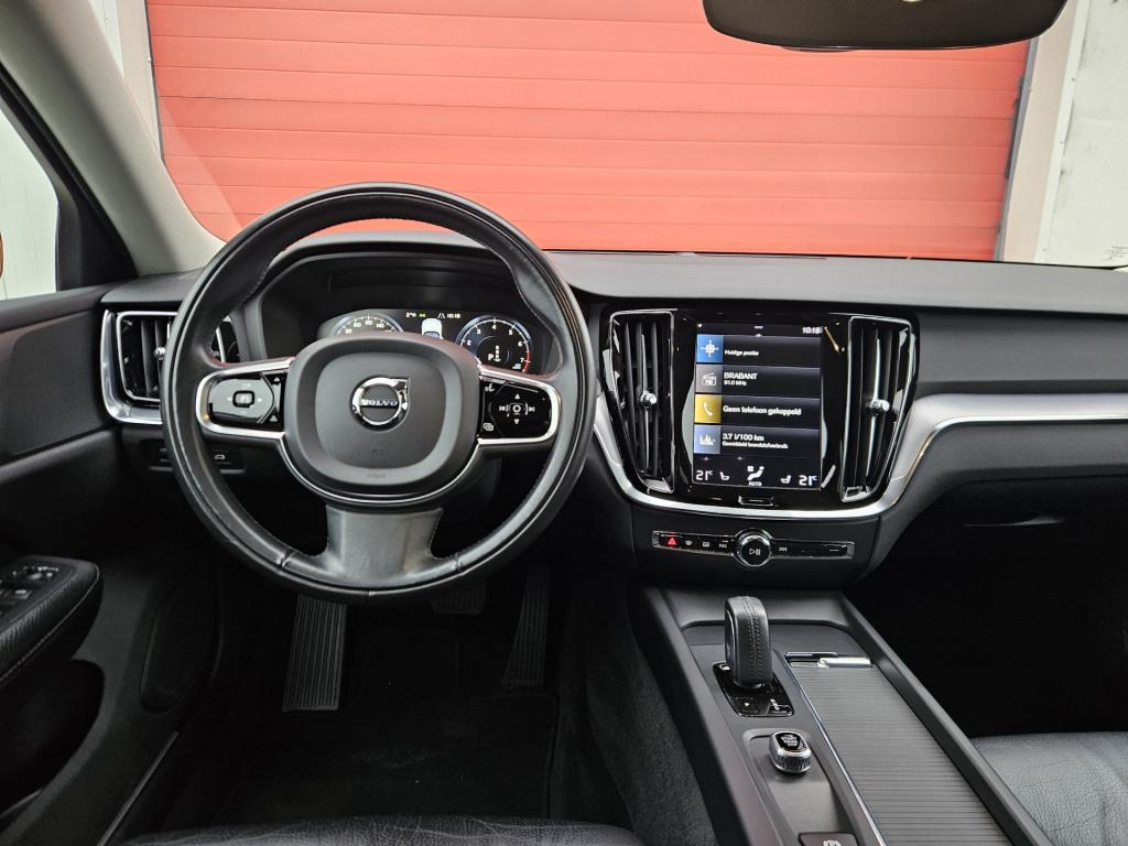 Volvo V60 2.0 b3 momentum advantage | r-design | acc | carplay