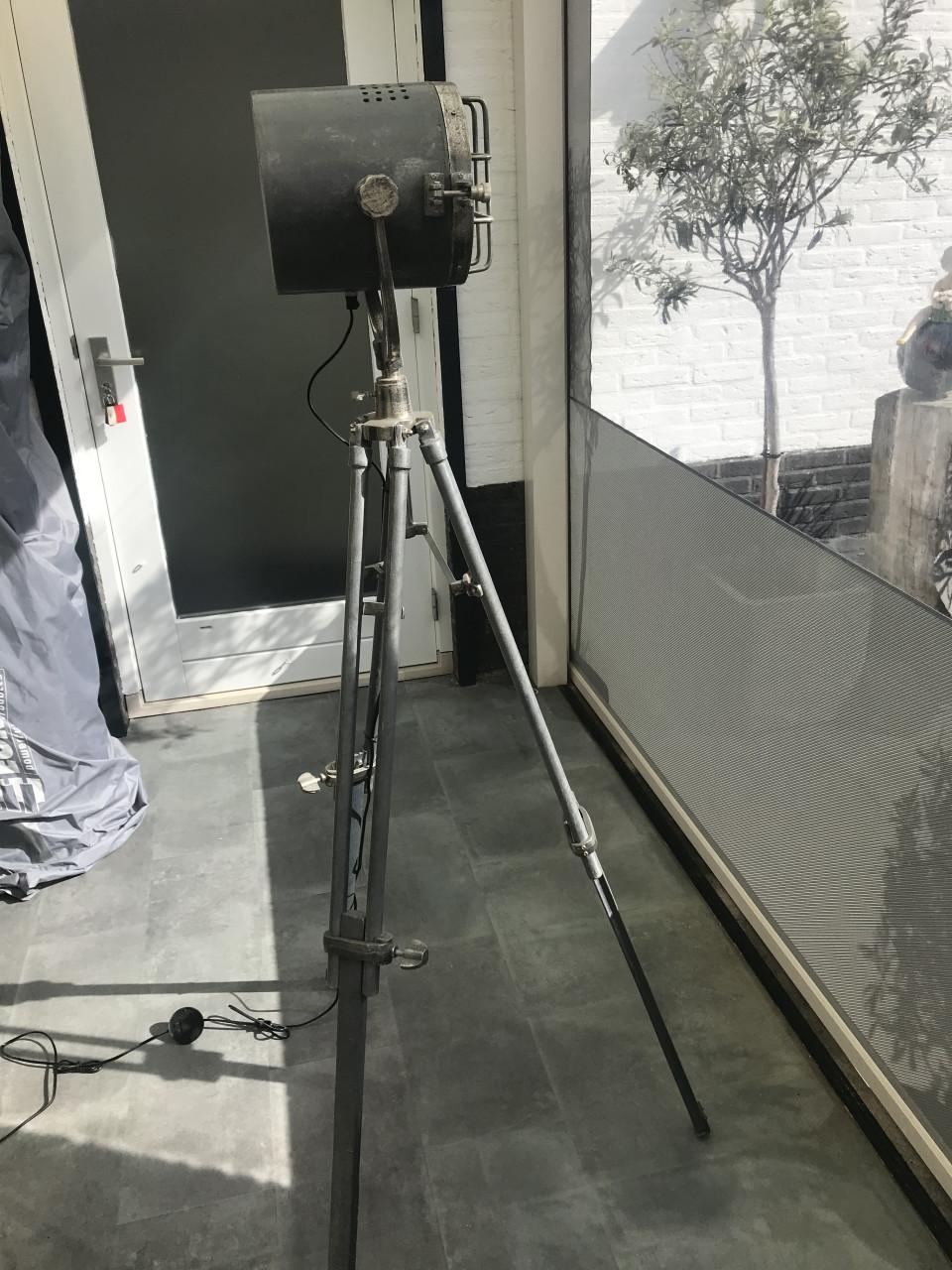 Industriële staande lamp