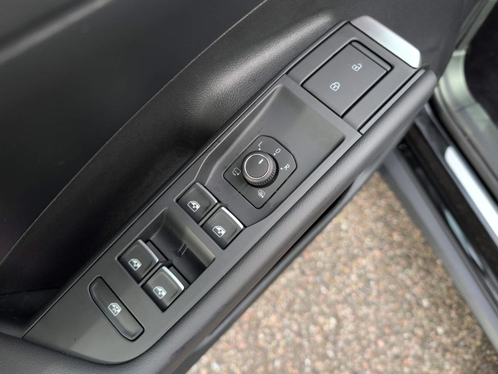Volkswagen T-roc 1.5 etsi 110 kw r-line | trekhaak