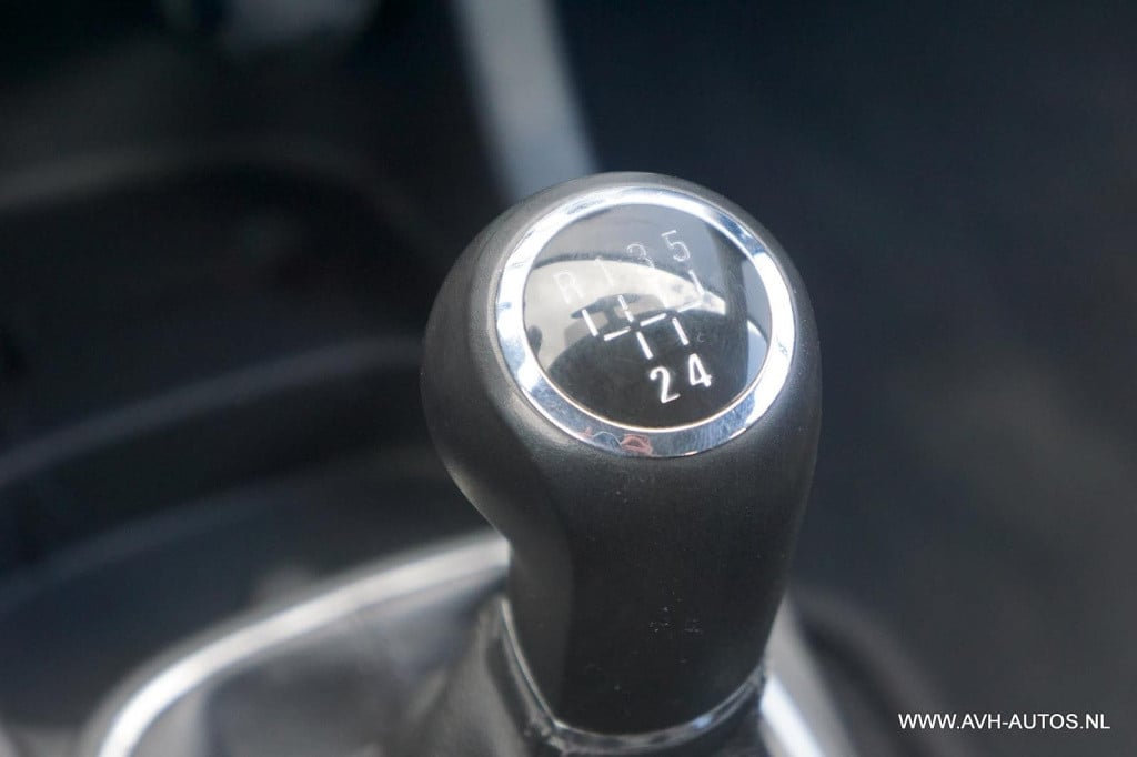 Opel Corsa 1.0-12v essentia