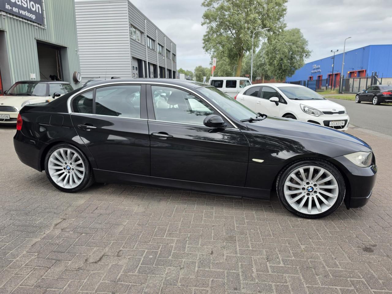 BMW 325i E90 Automaat 2007 6  Cilinder