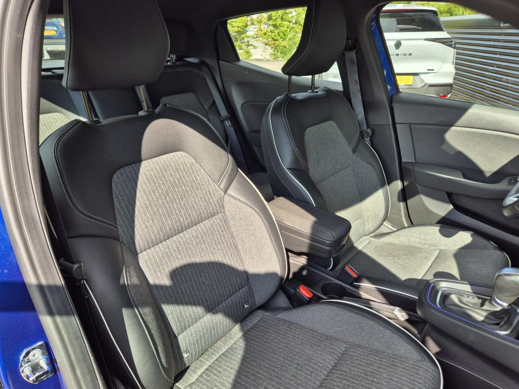 Renault Clio 1.3 tce 130 edc automaat intens