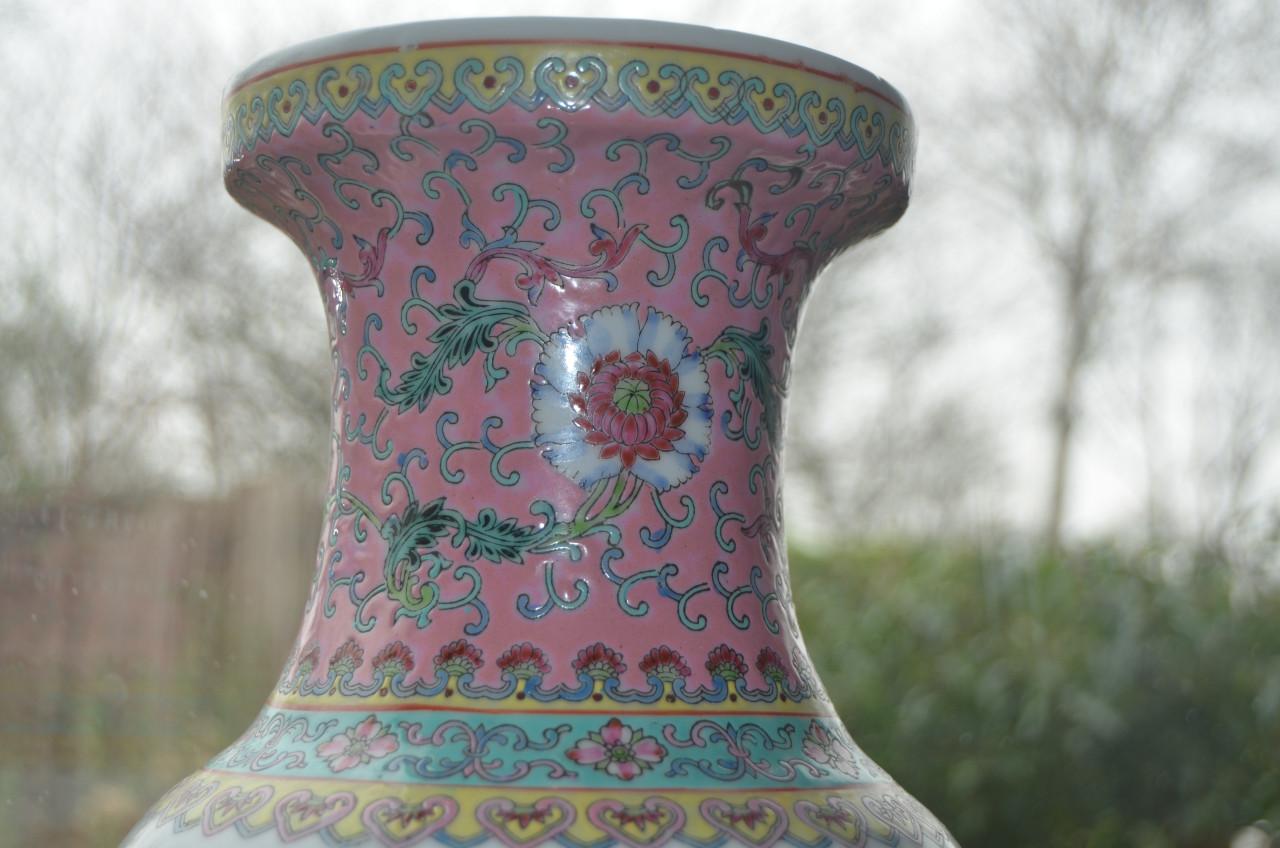 Mooie grote Chinese vaas, gesigneerd/gemerkt