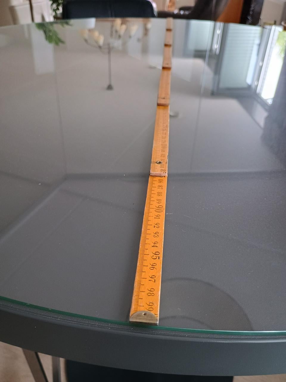 Tafel met 4 krukken