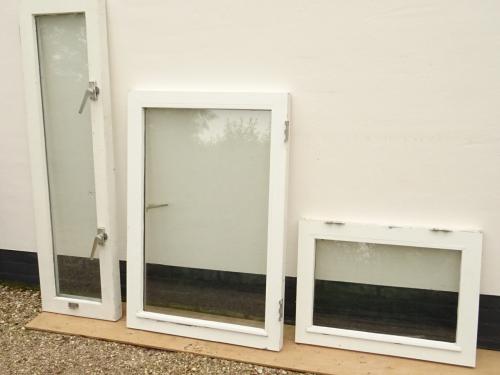 Hardhouten ramen met dubbel glas