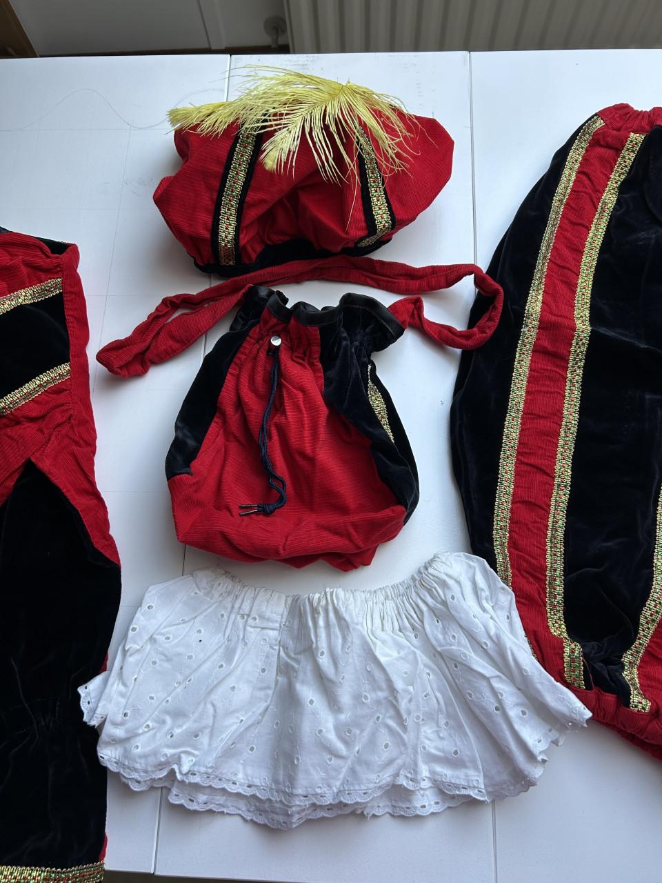 Prachtig PIETEN PAK voor kind.