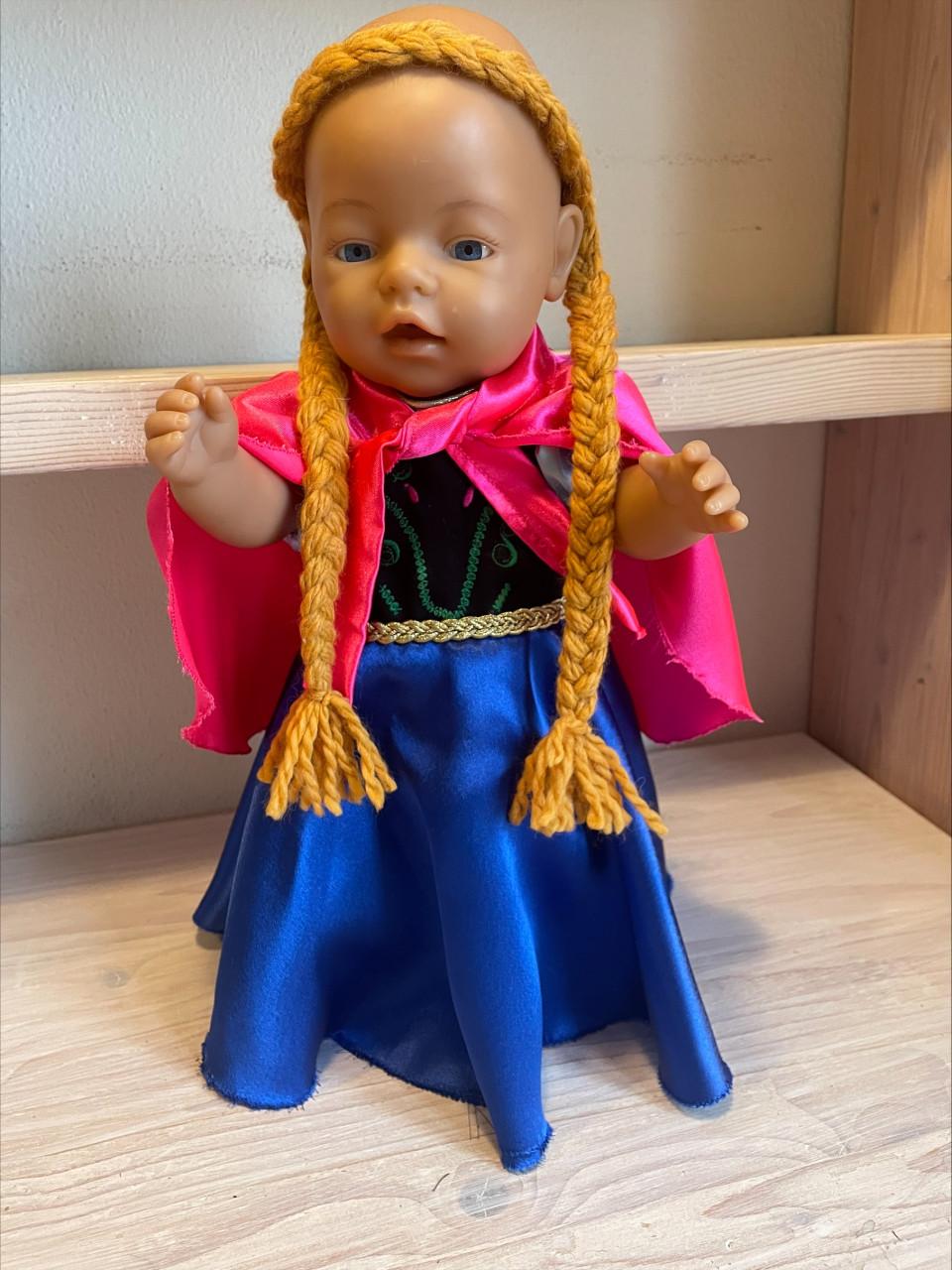 Poppenkleertjes baby born. Set Anna. Opbrengst KiKa.