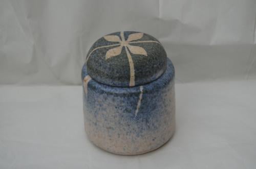 I.B. Keramiek in zeer goede staat: dekselpotje