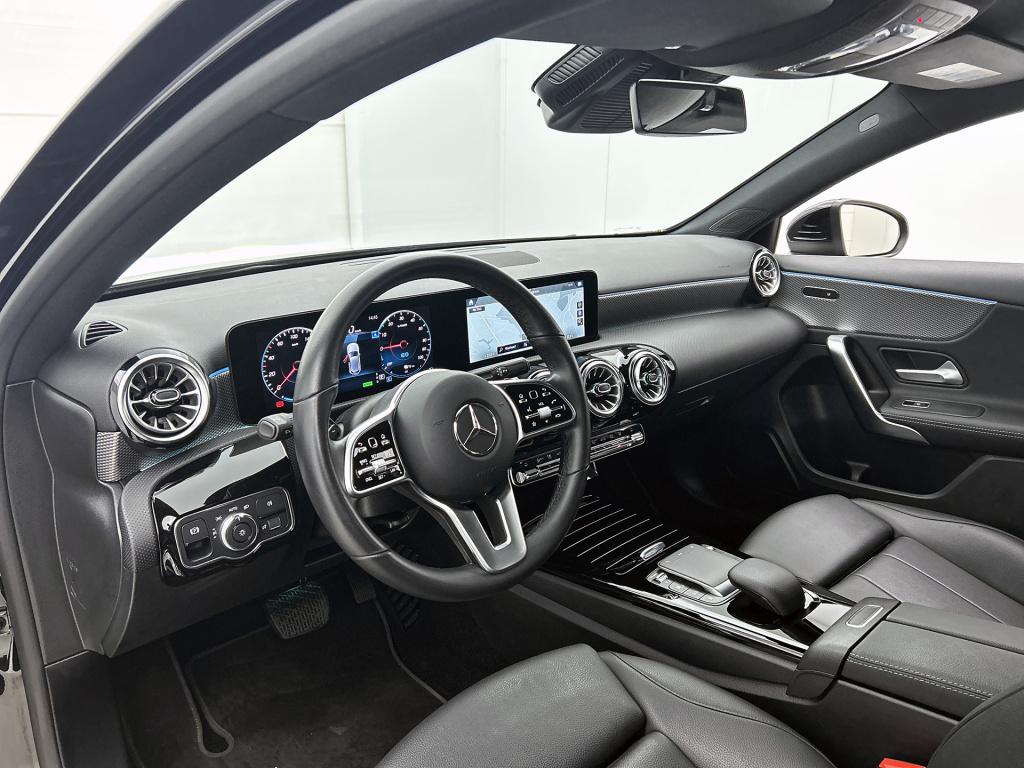 Mercedes-Benz A-Klasse 250 e plug-in hybride business solution luxury | led