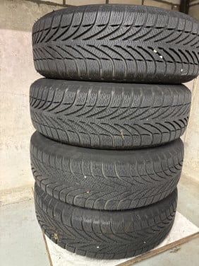 Winterbanden set met stalen velgen 195/60R15