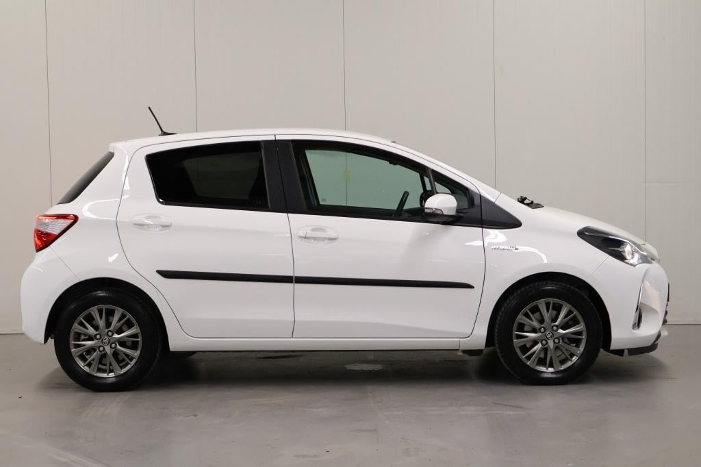 Toyota Yaris 1.5 hybrid dynamic| camera| cruise| climate