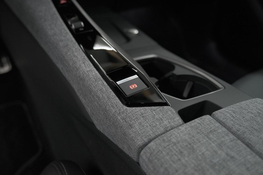 Peugeot 3008 1.2 hybrid 145 gt | camera | adaptieve cruise control | elektr